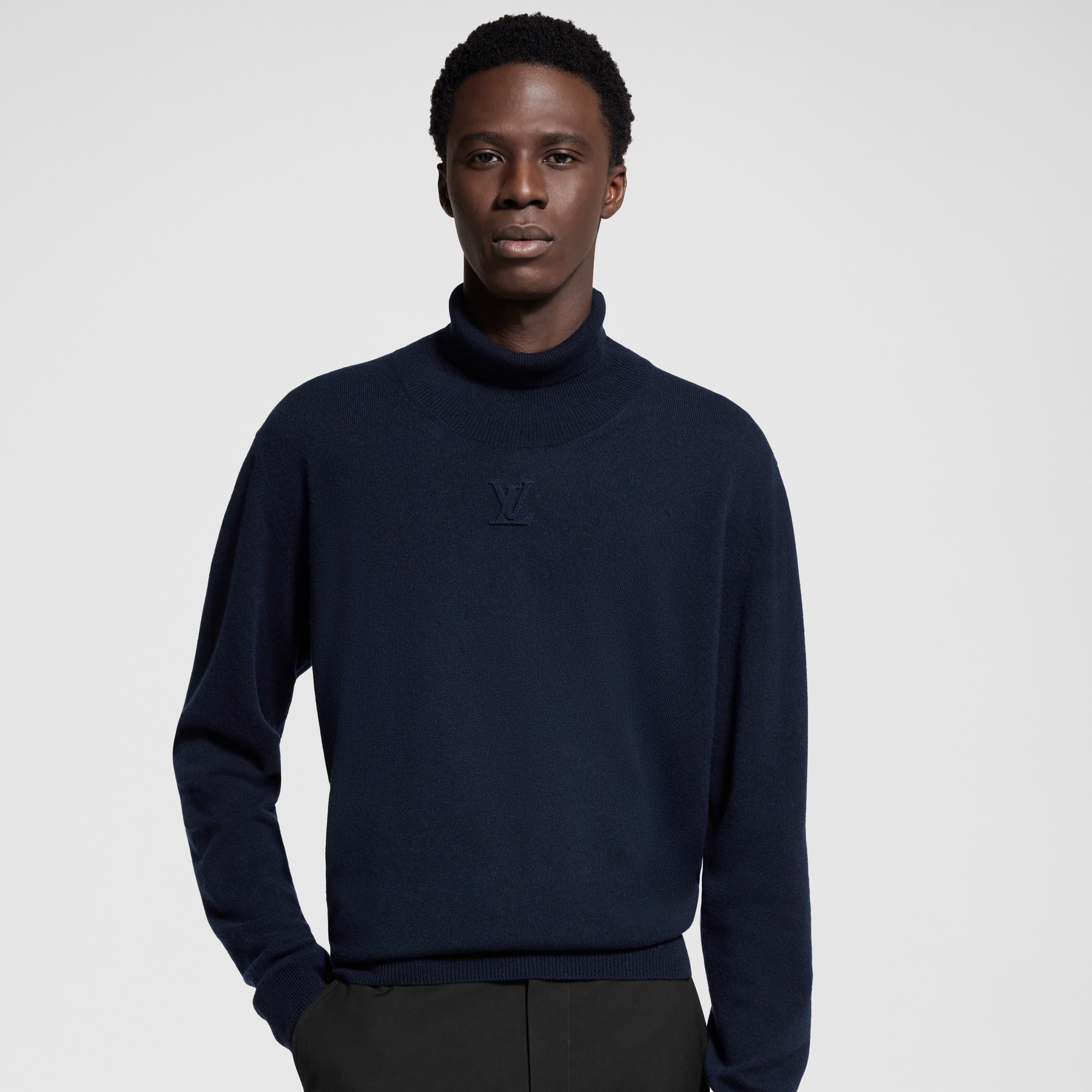 LOUIS VUITTON★カシミヤセーターXS★ハイネック、ネイビー LOUIS VUITTON☆カシミヤセーターXS☆ハイネック、ネイビー LOUIS